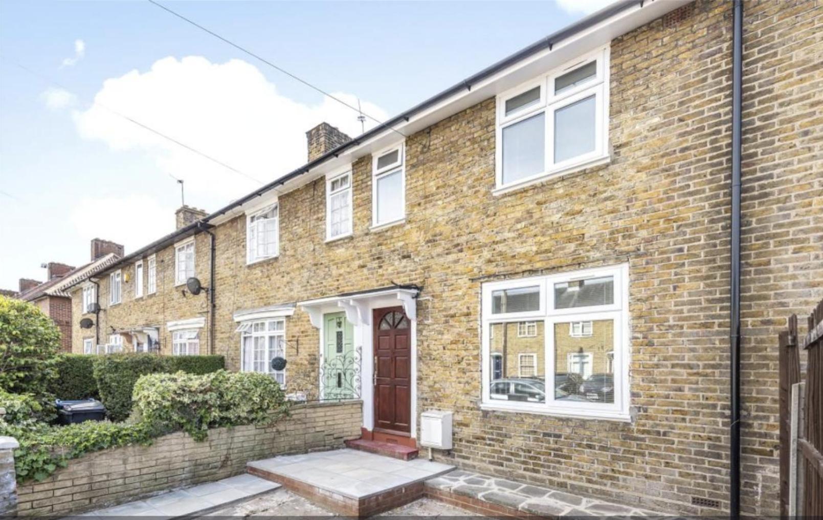 Fantastic 3-Bedroom House In London Morden  Екстериор снимка